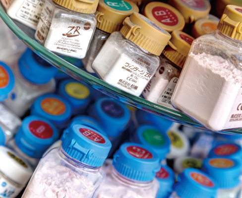 AQUA DENTAL STUDIOこの男、歯皇帝と成るか。